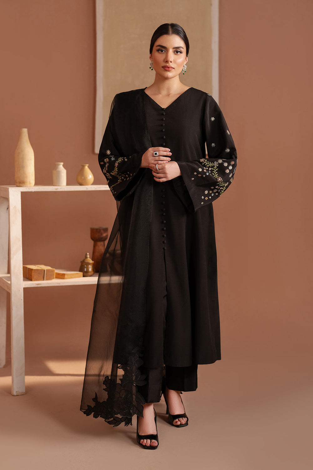 KYLIN - 3 PIECE EMBROIDERED SUIT