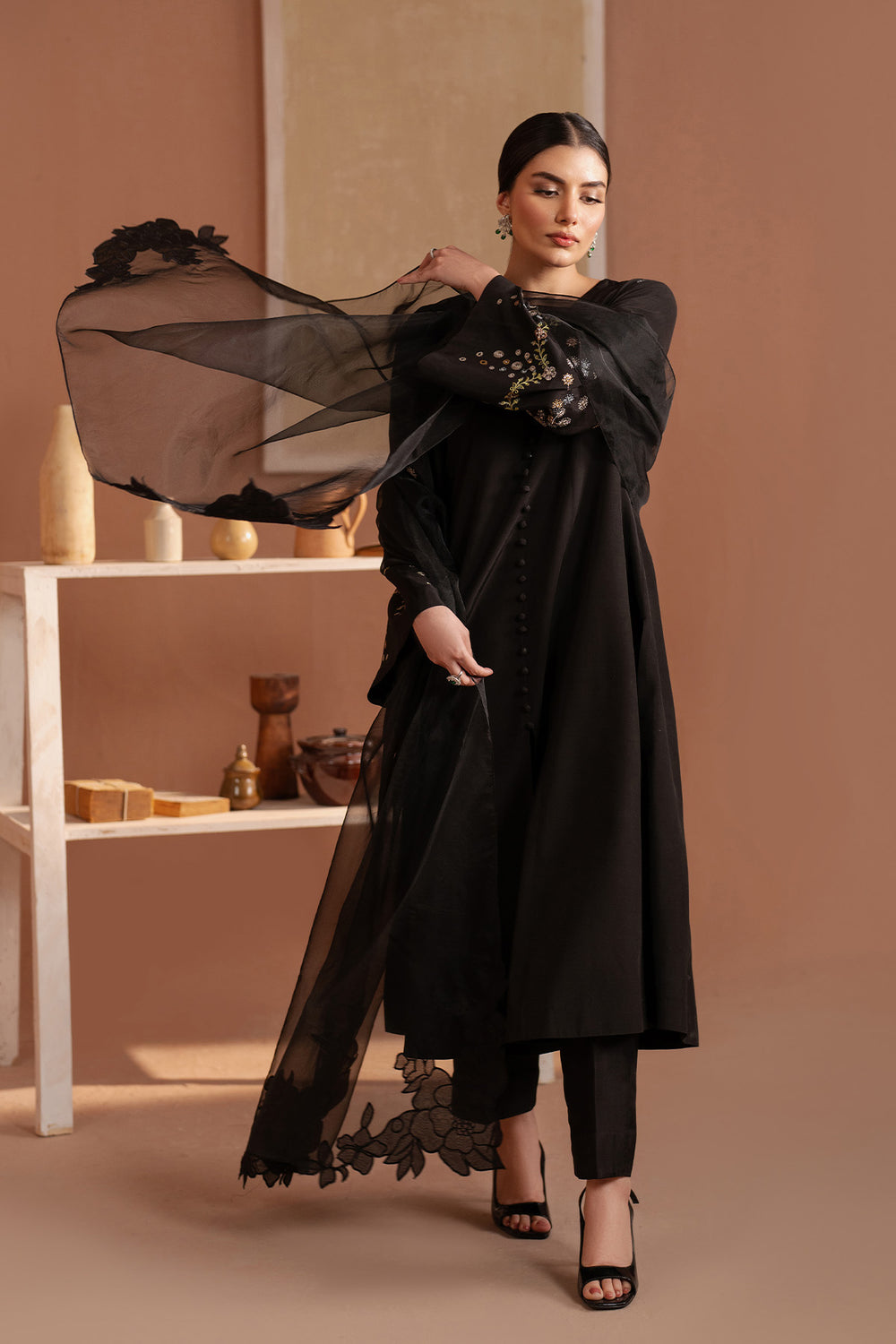 KYLIN - 3 PIECE EMBROIDERED SUIT