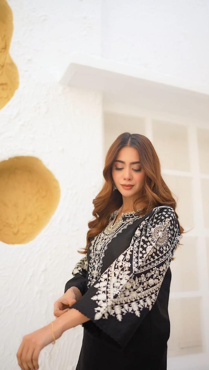 SAMREEN-2PC EMBROIDED