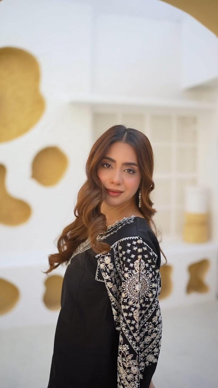 SAMREEN-2PC EMBROIDED