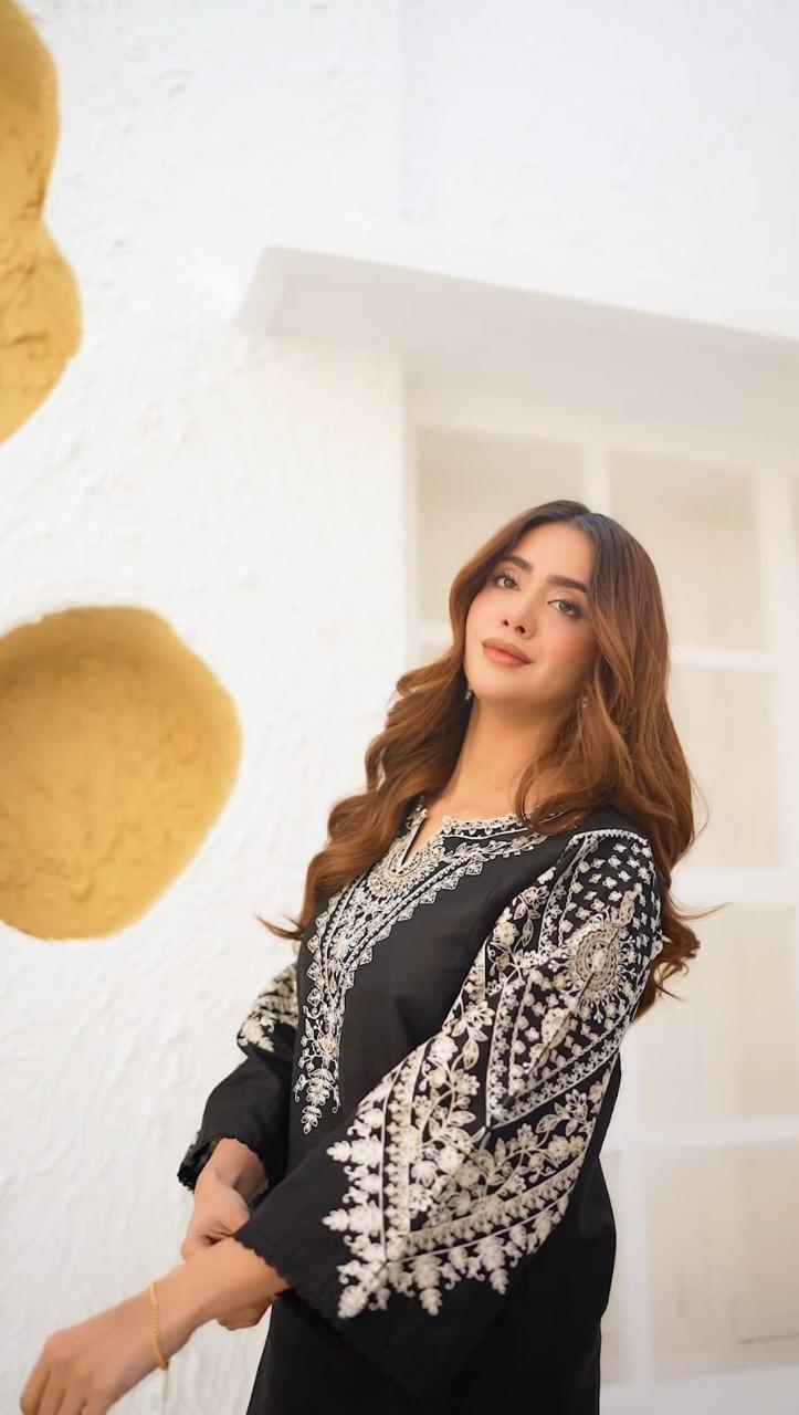 SAMREEN-2PC EMBROIDED