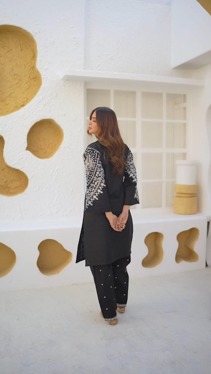 SAMREEN-2PC EMBROIDED