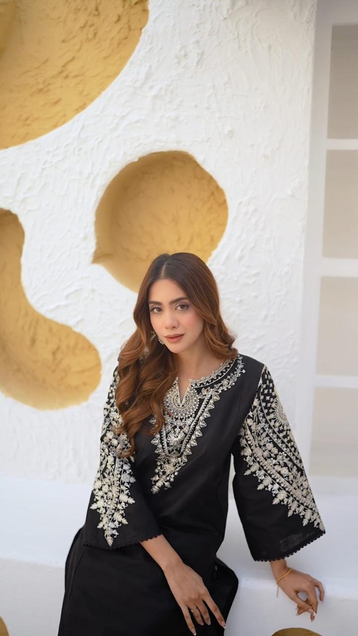 SAMREEN-2PC EMBROIDED