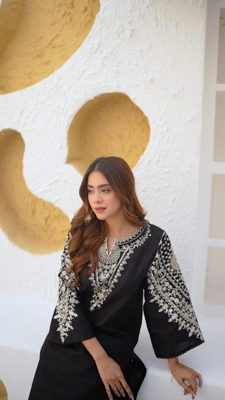 SAMREEN-2PC EMBROIDED