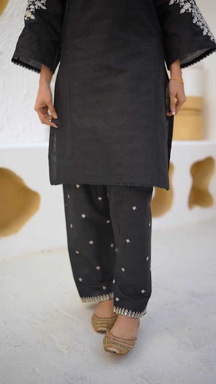 SAMREEN-2PC EMBROIDED