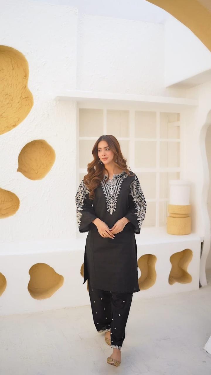 SAMREEN-2PC EMBROIDED